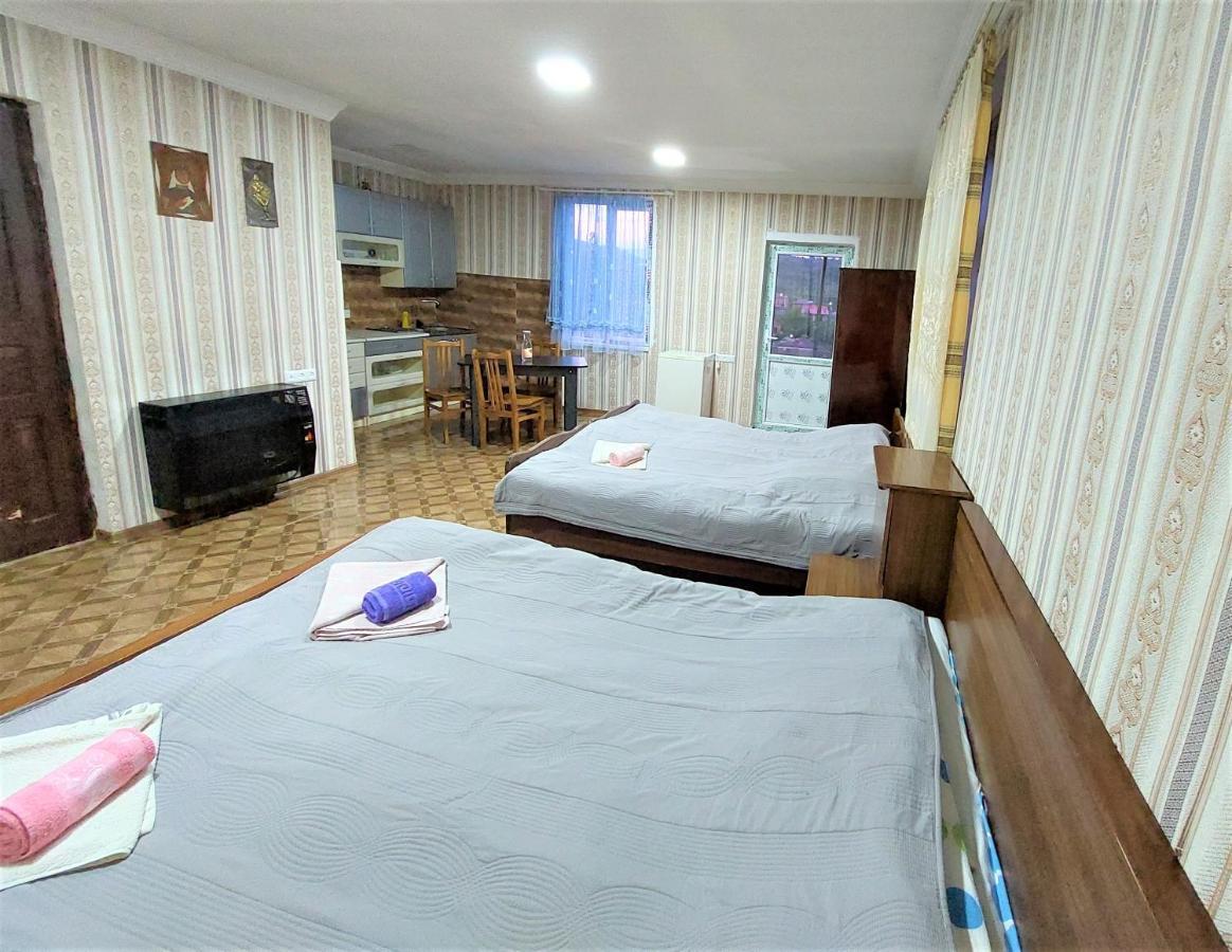 Apartment Beso Кутаиси Екстериор снимка