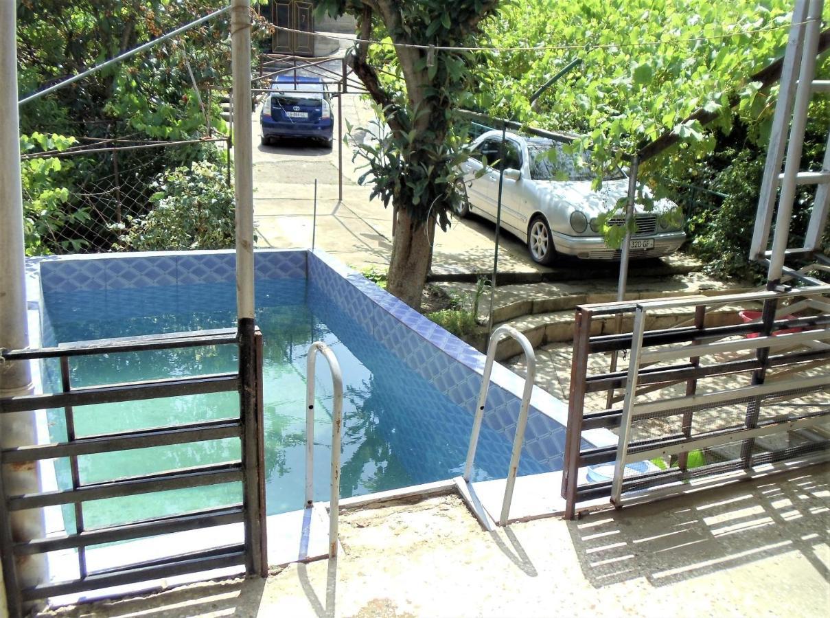 Apartment Beso Кутаиси Екстериор снимка