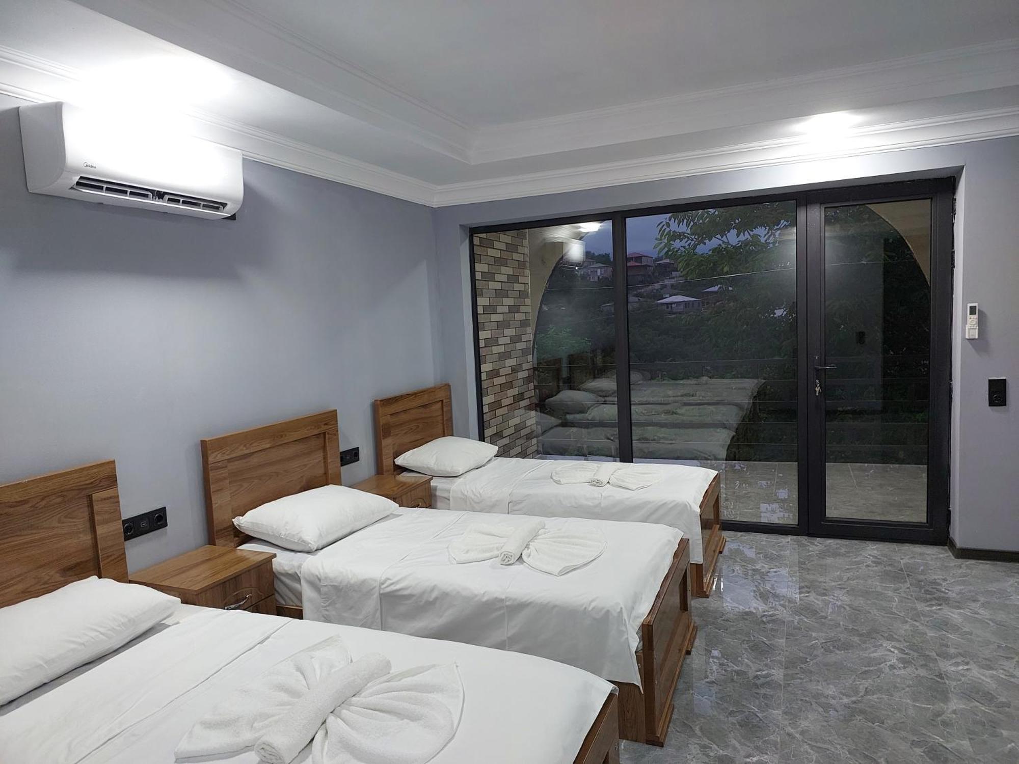 Apartment Beso Кутаиси Екстериор снимка