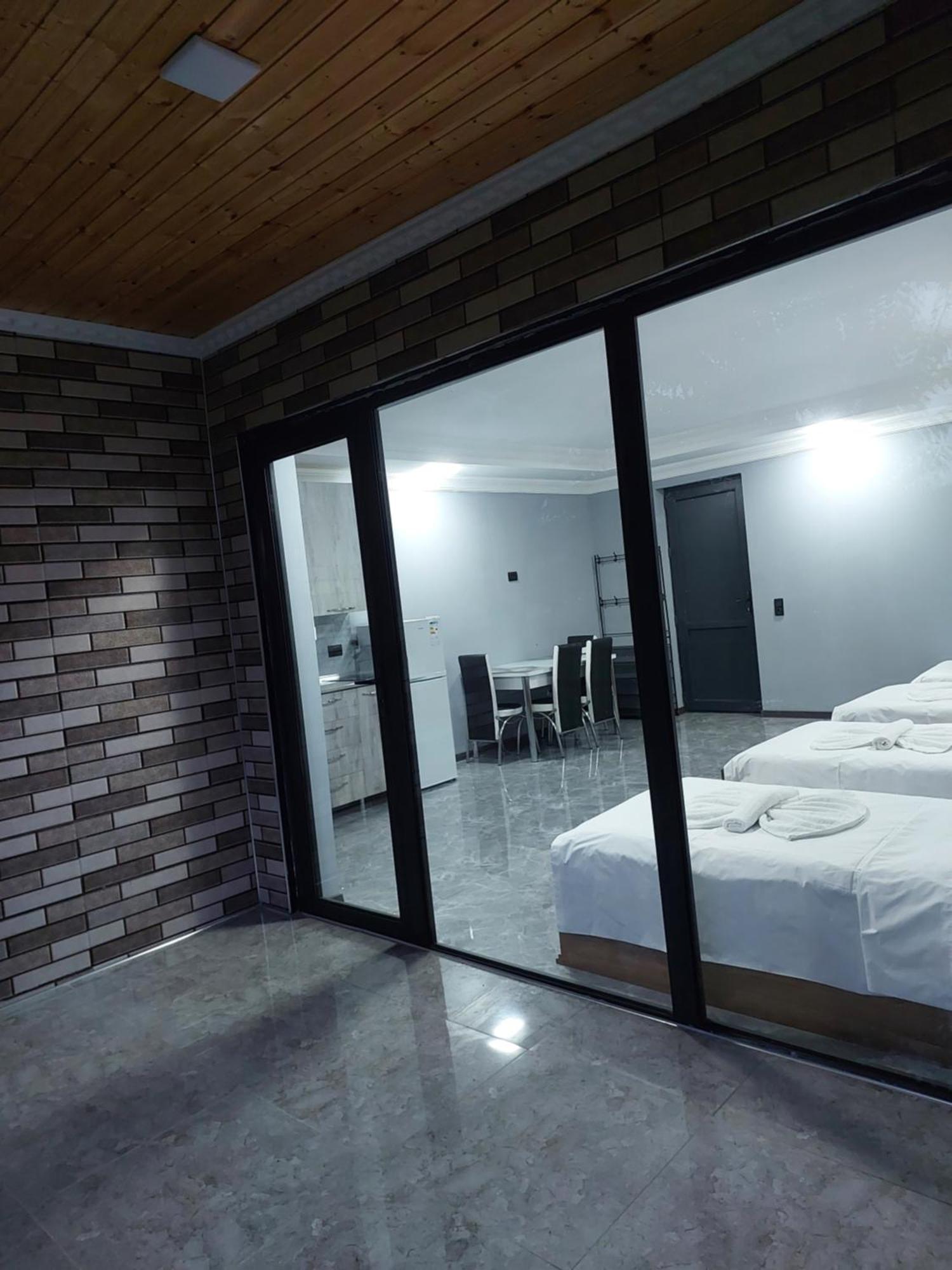 Apartment Beso Кутаиси Екстериор снимка