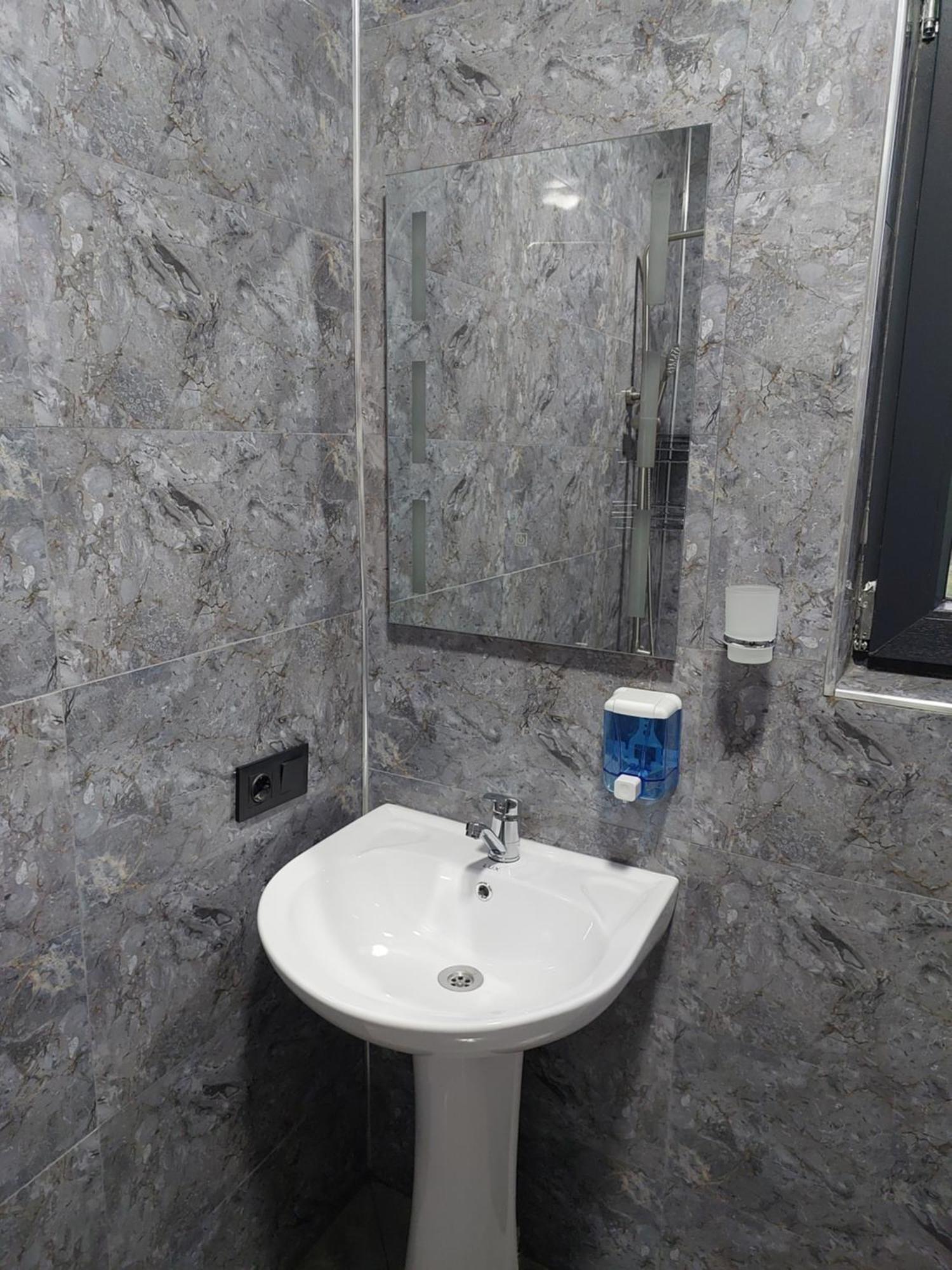 Apartment Beso Кутаиси Екстериор снимка