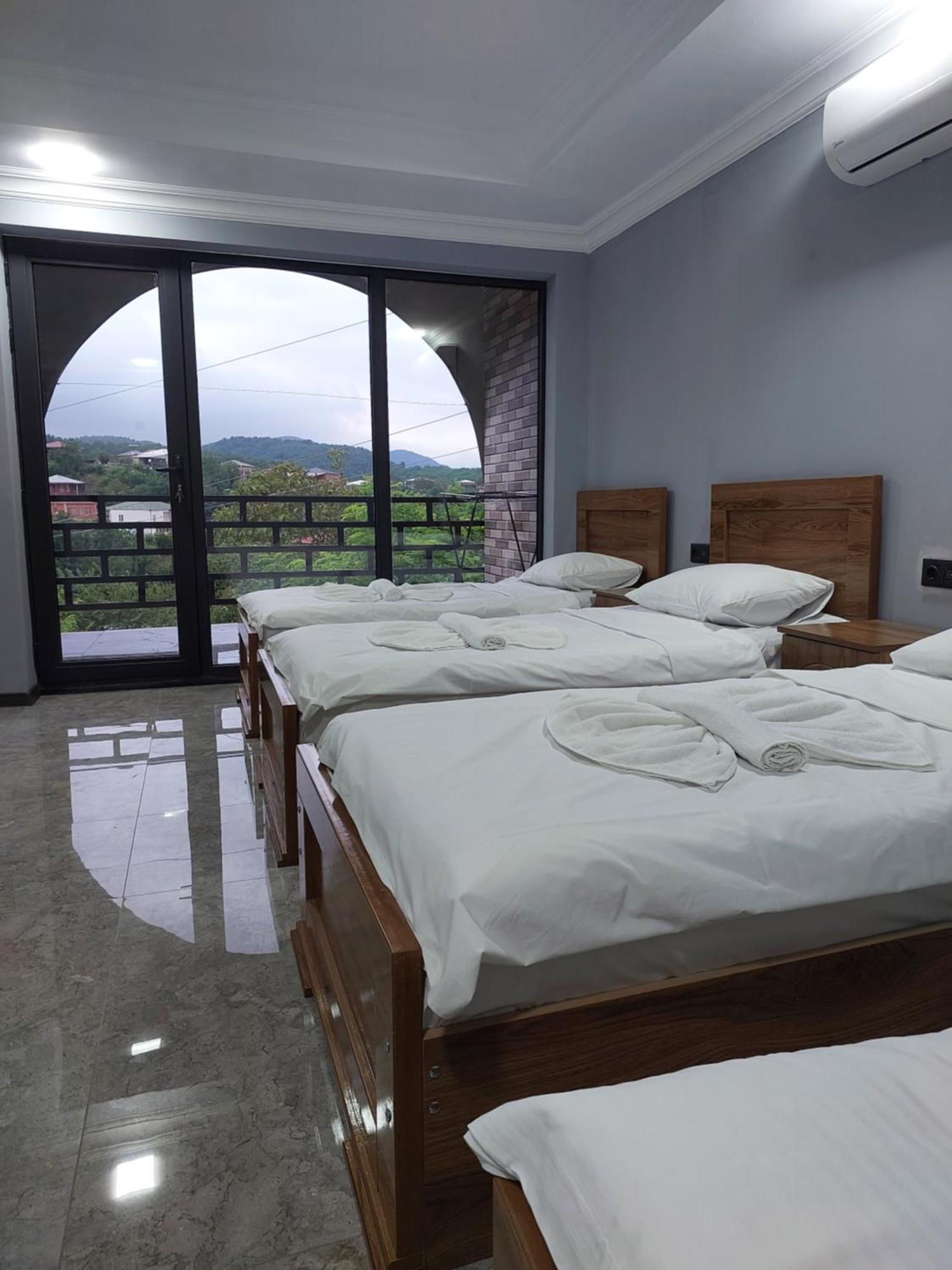 Apartment Beso Кутаиси Екстериор снимка